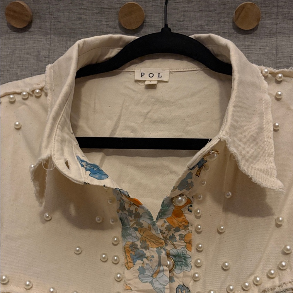 POL Cream and Floral Button-Up with Pearl Accents - Picture 2 of 9